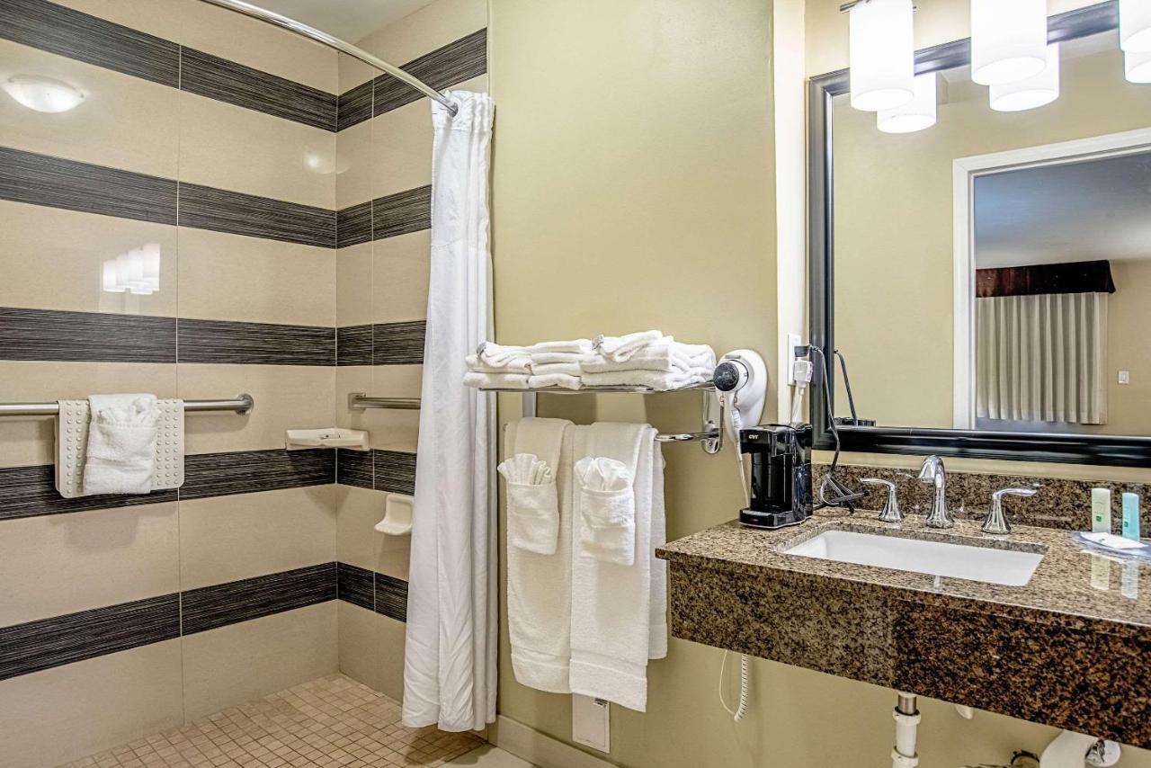 Quality Inn & Suites Phoenix Nw - Sun City Youngtown Bagian luar foto