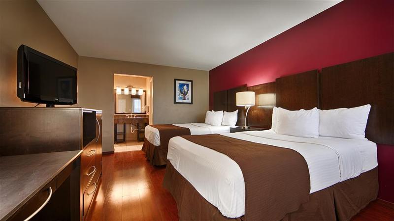 Quality Inn & Suites Phoenix Nw - Sun City Youngtown Bagian luar foto