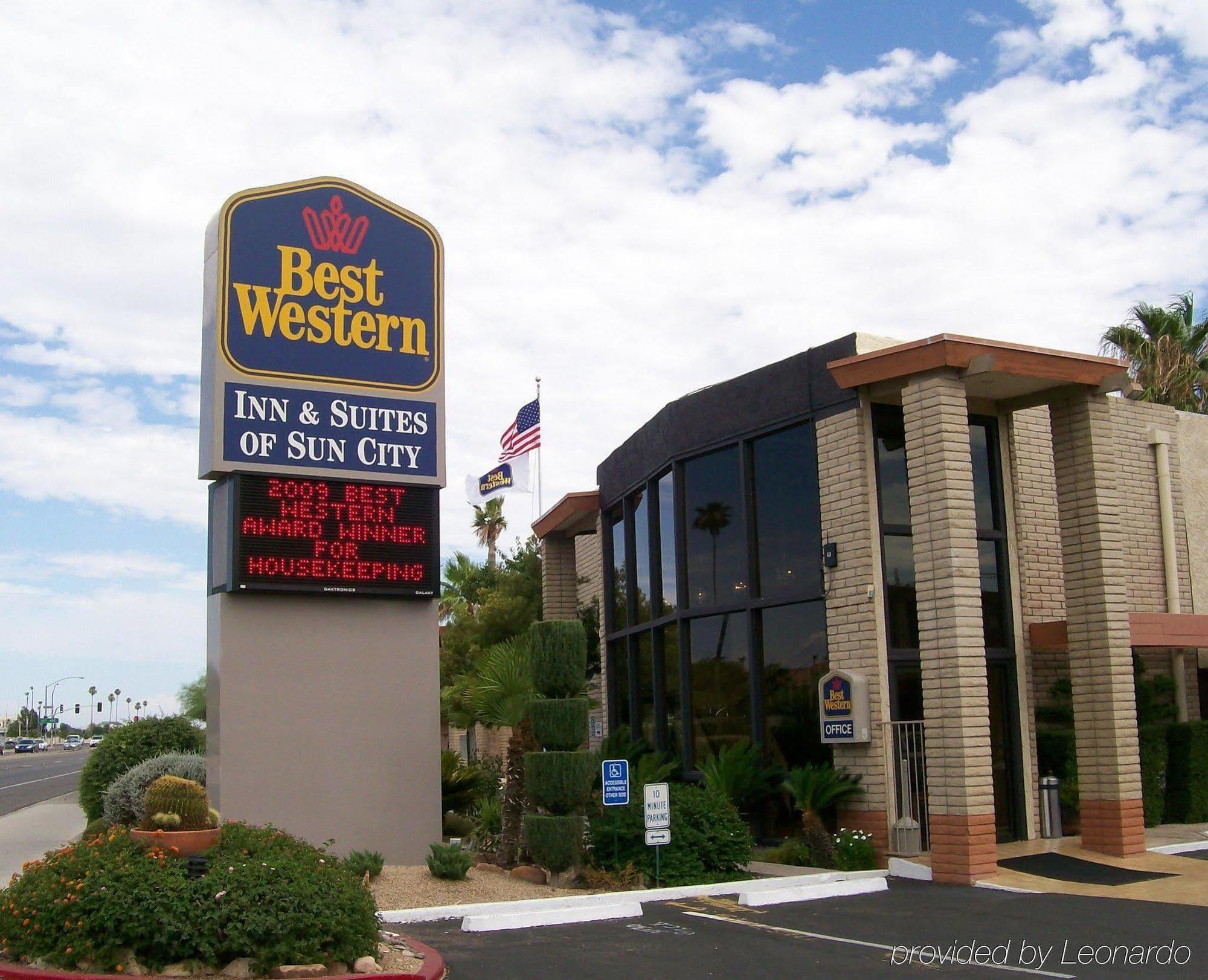 Quality Inn & Suites Phoenix Nw - Sun City Youngtown Bagian luar foto