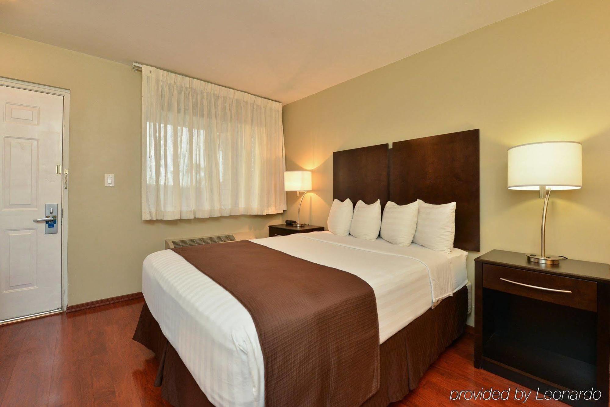 Quality Inn & Suites Phoenix Nw - Sun City Youngtown Bagian luar foto