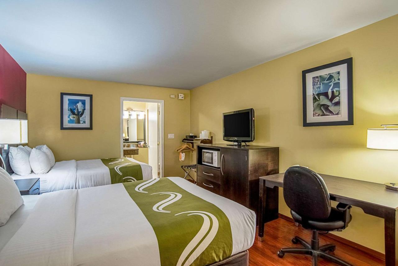 Quality Inn & Suites Phoenix Nw - Sun City Youngtown Bagian luar foto
