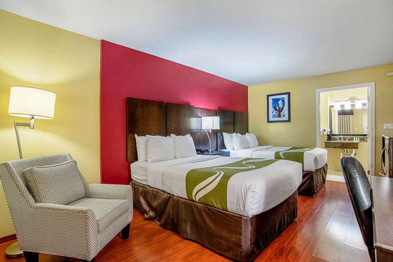 Quality Inn & Suites Phoenix Nw - Sun City Youngtown Bagian luar foto