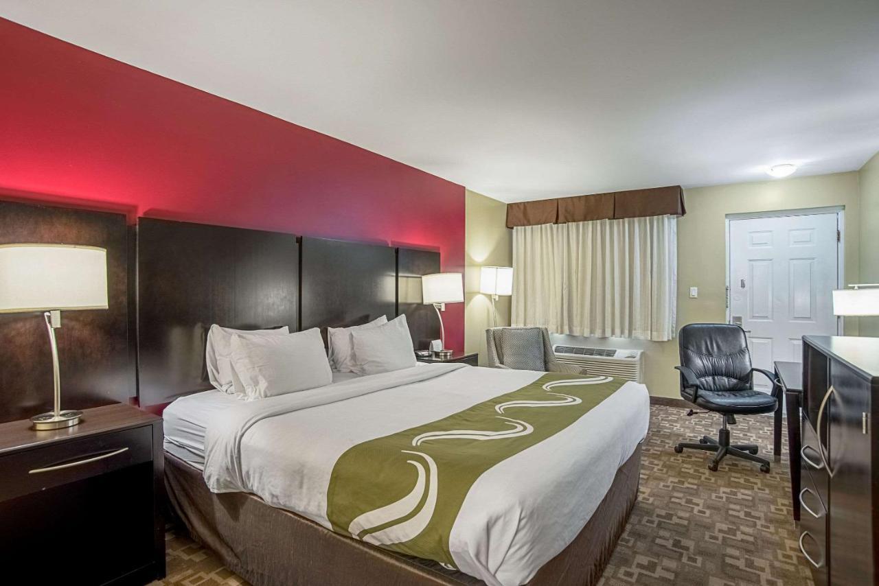 Quality Inn & Suites Phoenix Nw - Sun City Youngtown Bagian luar foto