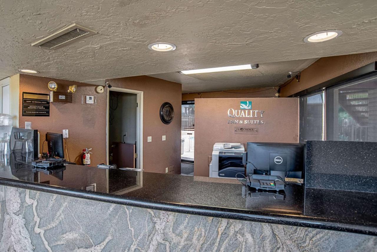 Quality Inn & Suites Phoenix Nw - Sun City Youngtown Bagian luar foto