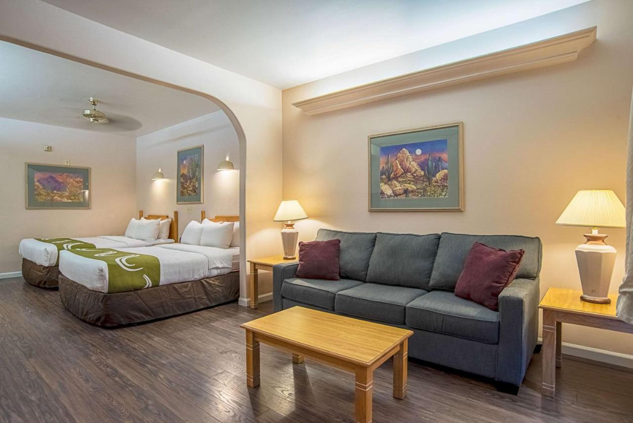 Quality Inn & Suites Phoenix Nw - Sun City Youngtown Bagian luar foto