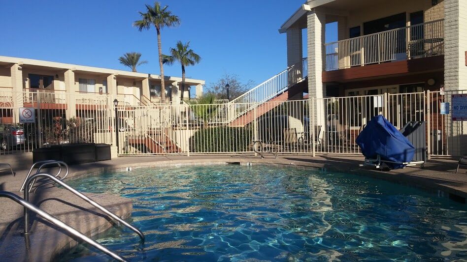 Quality Inn & Suites Phoenix Nw - Sun City Youngtown Bagian luar foto